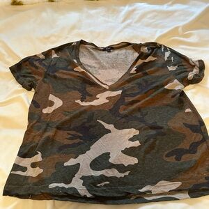 Rails Cara camo v-neck tee S